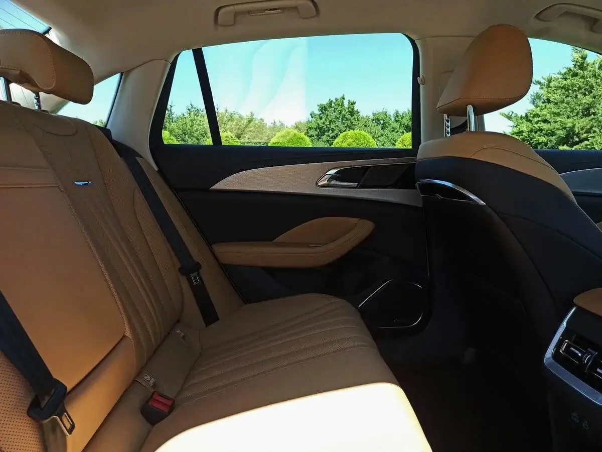 В аренду Hongqi H5