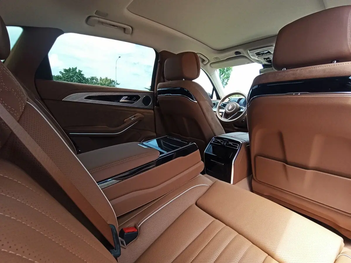 Аренда Hongqi H9 Аренда Hongqi H9